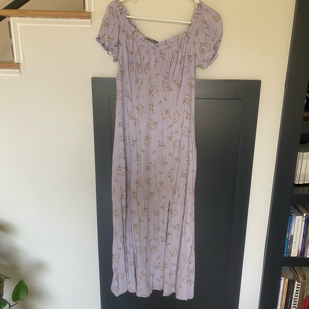 Floral H&M midi dress. Size medium. NWT